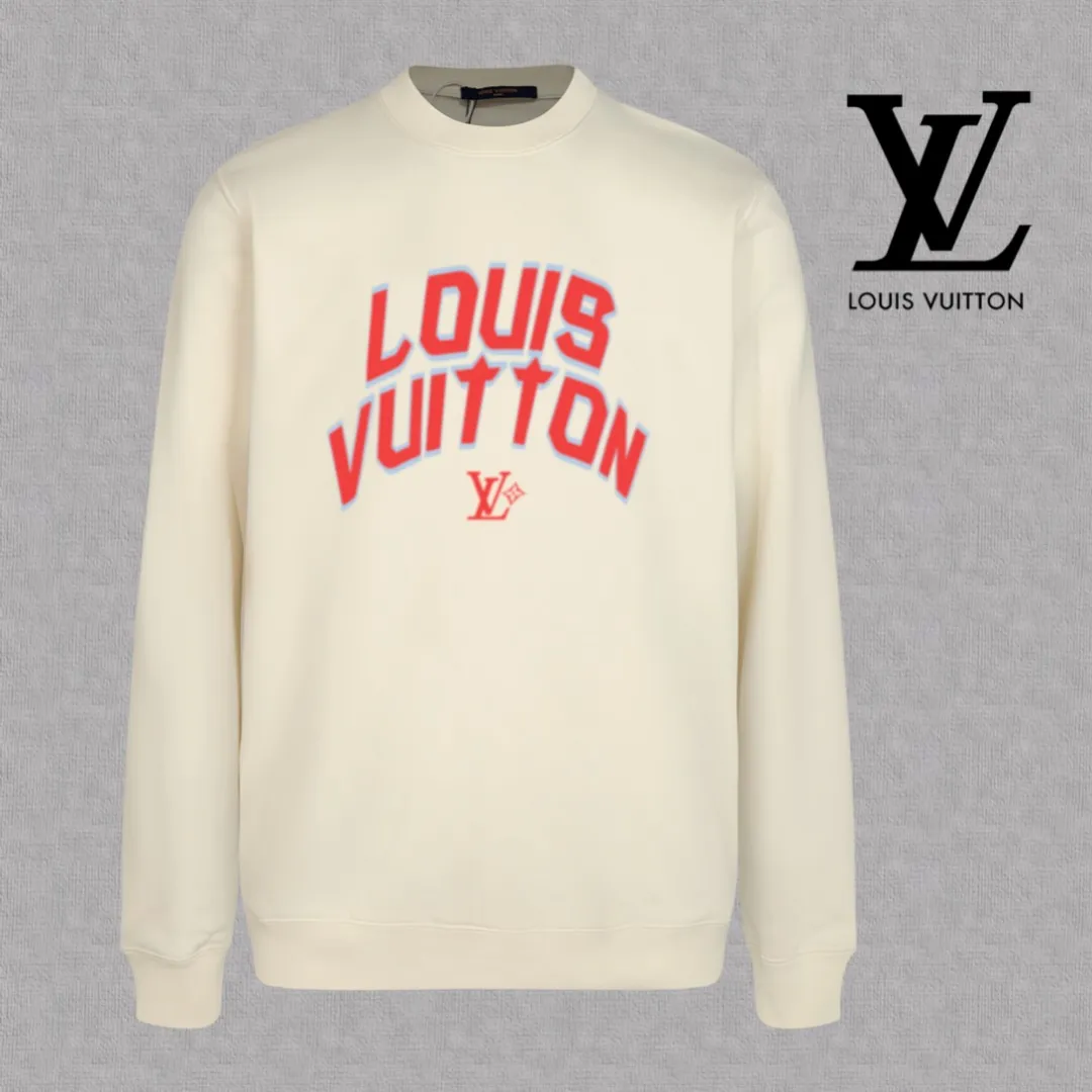 🅿️250 hot style on the shelves🔥❗ 💫〖Louis Vuitton LV〗 Fashionable round neck sweatshirt, casually matched with various styles, it is perfectly handsome😎The whole dress is made of double waistcoats, which makes the whole dress more three-dimensional. Not ordinary factories can do such fine work. The 2025 spring style counters are on sale, exquisite round neck terry sweatshirt, high-end double-strand pure cotton Customized drawstring ribs are dyed in the same vat and are complete with three standards. The chest craftsmanship adopts a simple and elegant pattern on the chest, which is easy to control for any age group! Fit and comfortable! Customized thickened 440g terry sweatshirt fabric, soft and comfortable to the touch, with a three-dimensional shape! 🙌🏻 It’s also very breathable, so it’s a versatile style that can be worn with any outfit! ✔Color: Black White Apricot Size: S M L XL 2XL